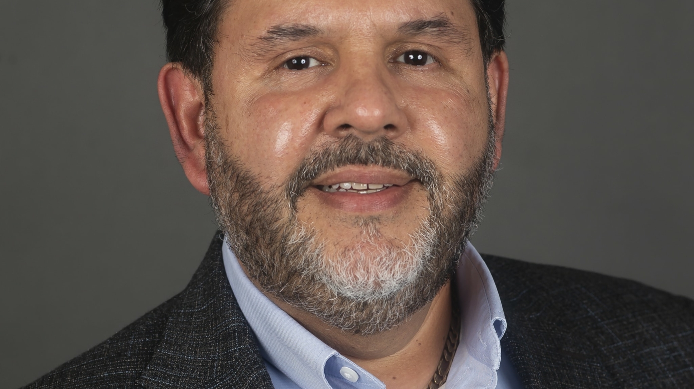 Headshot of Dr. Julio Rojas.